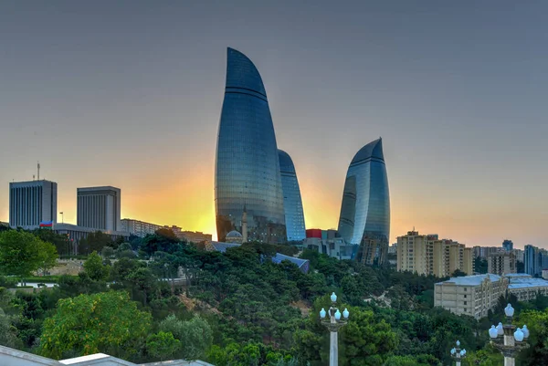Torres de llama - Bakú, Azerbaiyán — Foto de Stock