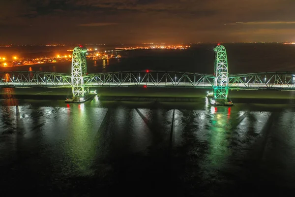 海洋公园大道吉尔 · 霍奇斯纪念桥 — 图库照片