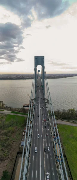 Verrazano Bridge vid solnedgången — Stockfoto