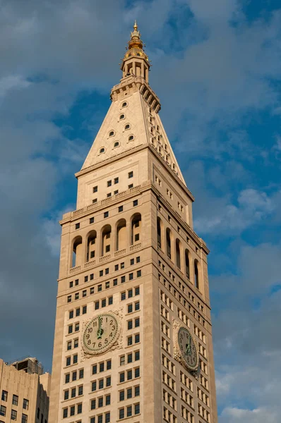 Grootstedelijke levensverzekeringsmaatschappij Tower-New York City — Stockfoto