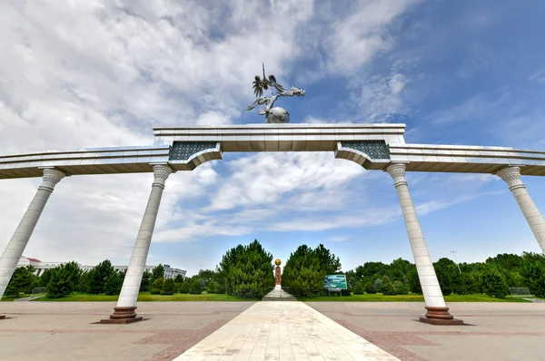 Plaza de la Independencia - Taskent, Uzbekistán — Foto de Stock