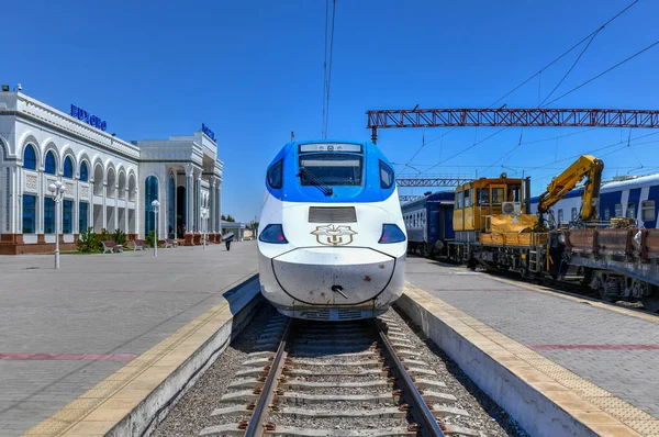 Bukhara Railway Station — Stock Photo, Image