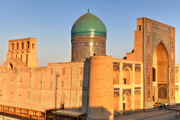 Forntida Mir-i-Arab Madrasa - Buchara, Uzbekistan — Stockfoto
