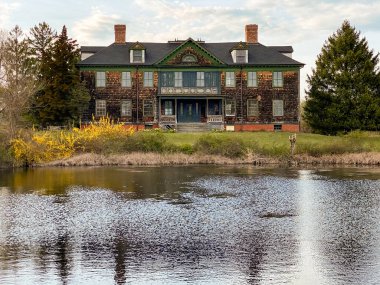 Oakdale, Long Island, New York 'taki Connetquot River State Park' taki eski Southside Spor Kulübü..