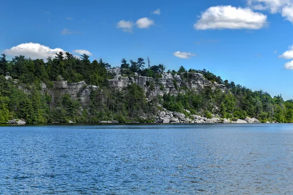 Massive Felsen Und Blick Auf Das Tal Minnewaska State Park — Stockfoto