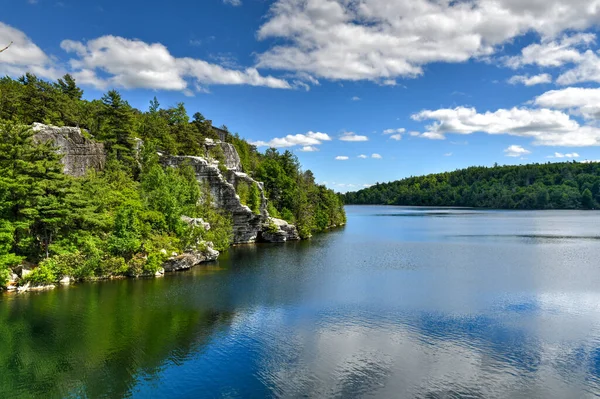 Massive Felsen Und Blick Auf Das Tal Minnewaska State Park — Stockfoto