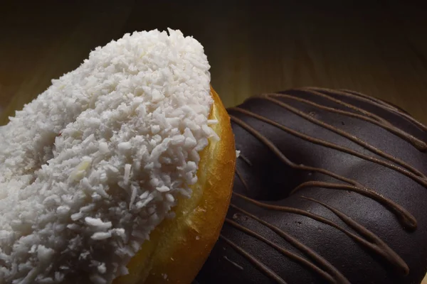 Hindistan cevizi ve çikolata Lokmalar ahşap tablo