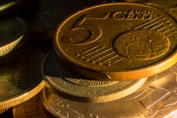 Karanlık ışıklar uluslararası para yığını