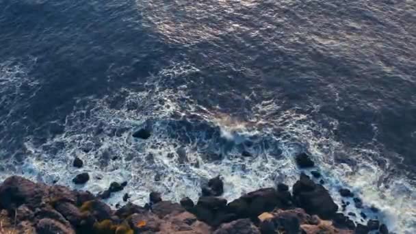 Vista Cima Tempestuosa Costa Oceânica Filmagens Tiradas Beira Penhasco Cape — Vídeo de Stock