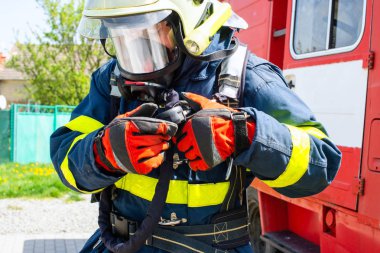 İtfaiyeci çatışma için hazırlanıyor