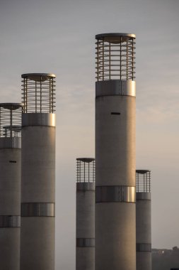 Roald Dahl Plass, Cardiff modern baca tarzı lambalar