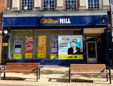 Basingstoke, İngiltere - 05 Temmuz 2018: William Hill bahis Winchester cadde cephe