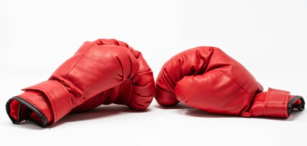 Par Guantes Boxeo Rojos Utilizados Para Entrenar Con Saco Boxeo — Foto de Stock
