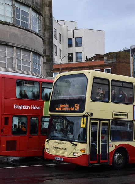 Brighton Reino Unido Marzo 2018 Autobús Brighton Pasa Por Otro — Foto de Stock