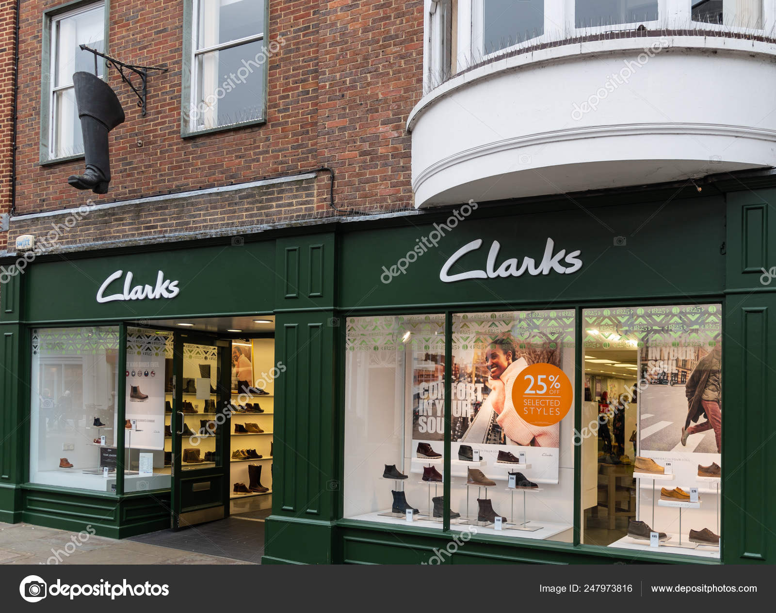 clarks newbury opening times