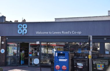 Co-Op mağaza Lewes yol