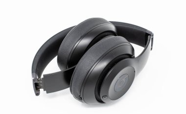 Yener Studio3 kulaklık