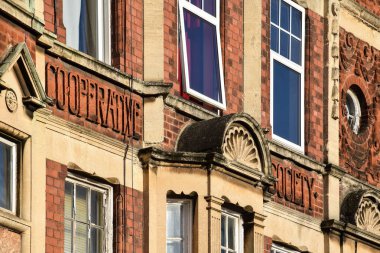 Co-operatif toplum Binası