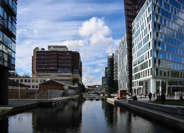 Offices and canal — Stock Photo, Image