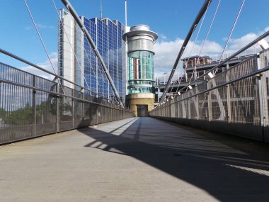 Alışveriş merkezi geçidi