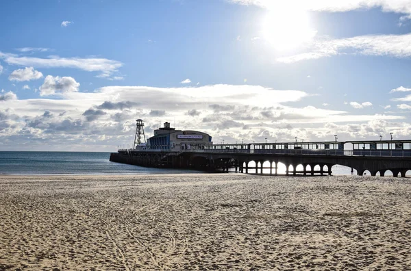 Bournemouth pier en het strand — Foto de Stock