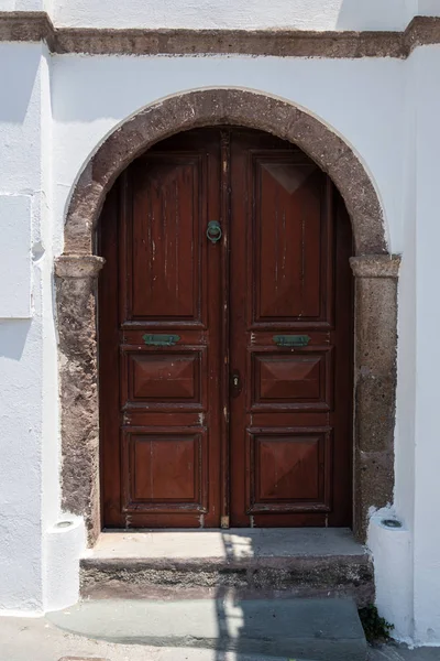 Brown wooden door — Stock Photo, Image