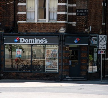 Dominos Pizza Frontage