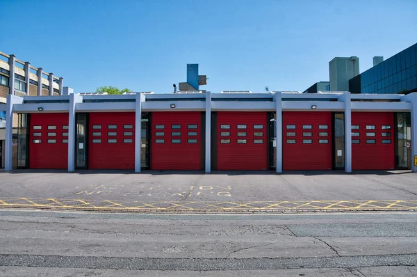 Dveře požární stanice — Stock fotografie