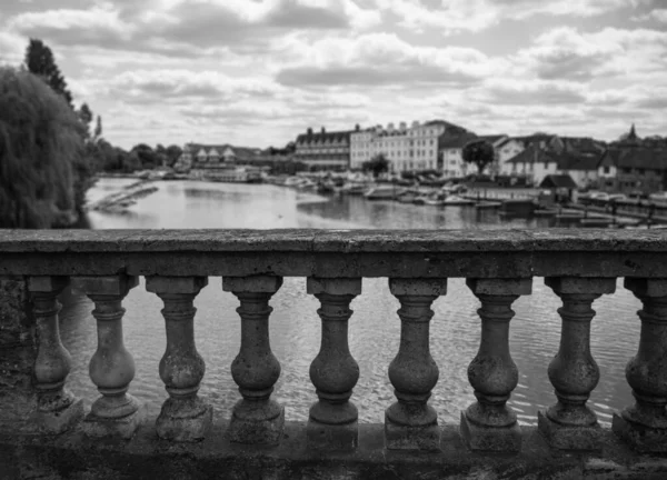 Imagen Monocromática Balaustrada Ornamentada Del Puente Teh Sobre Támesis Henley —  Fotos de Stock