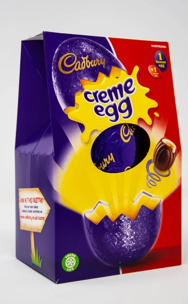 Reading Inggris April 2019 Telur Cadbury Creme Telur Paskah Dalam — Stok Foto