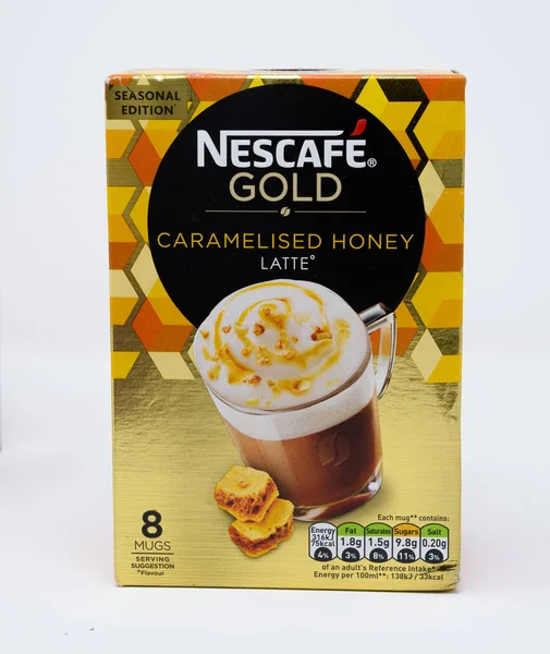 Reading Inggris Juli 2020 Sekotak Nescafe Gold Caramelised Honey Latte — Stok Foto