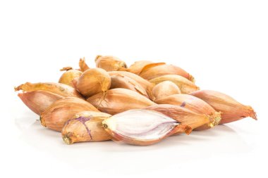 Bir yarısı beyaz adam izole dilimlenmiş ve altın arpacık yığın