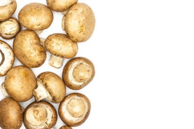 Beyaz adam izole taze çiğ kahverengi petrol üstten görünüm