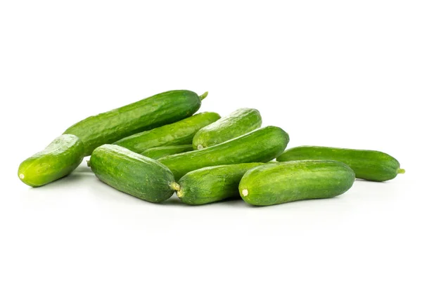 Verse Groene Mini Komkommers Heap Geïsoleerd Een Witte Pagina — Stockfoto