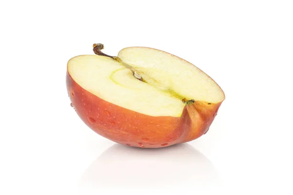 Ein Roter Köstlicher Apfel Halb Isoliert Auf Weißem Hintergrund Kreuz — Stockfoto