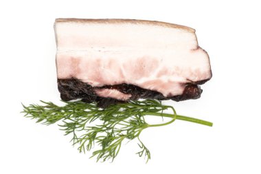 İngilizce pastırma bir parça üzerinde beyaz izole dereotu flatlay sapı ile