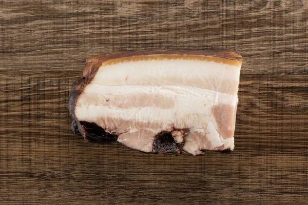 İngilizce pastırma flatlay kahverengi ahşap üzerine bir parça