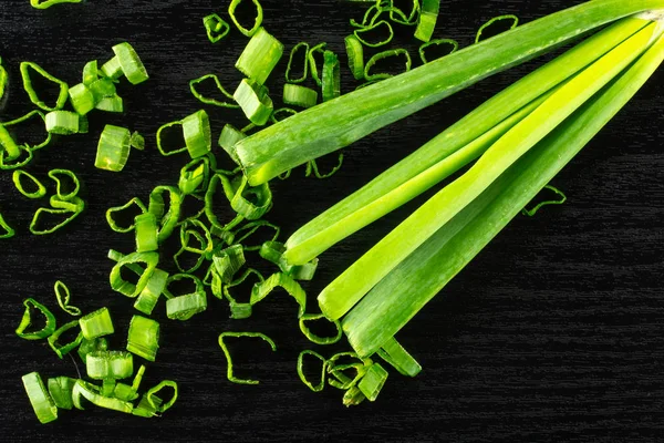 Fresco Cipollotto Verde Rosso Scalogno Varietà Foglie Lunghe Con Pezzi — Foto Stock