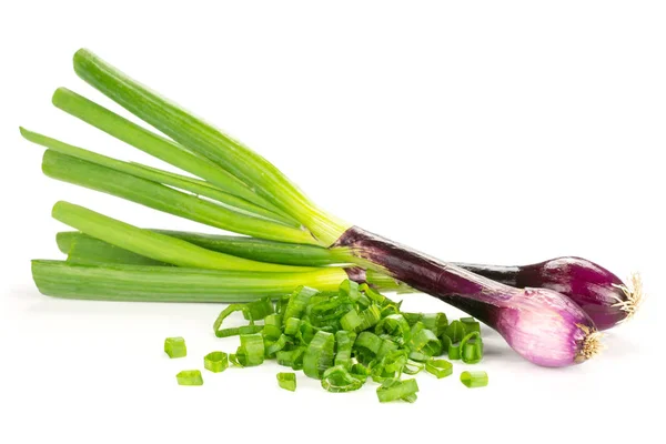 Cebolinha verde crua fresca isolada em branco — Fotografia de Stock