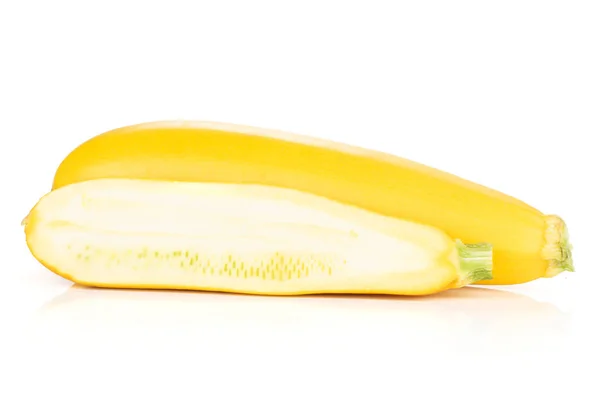 Gruppe Von Einer Ganzen Hälfte Roher Gelber Zucchini Isoliert Auf — Stockfoto