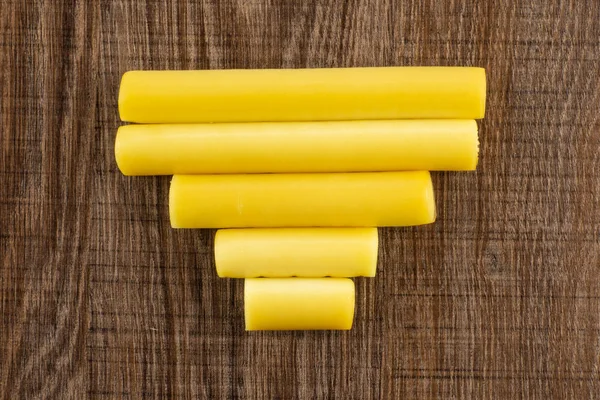 Grupo Cinco Entero Ahumado Slovak String Cheese Stick Línea Flatlay — Foto de Stock