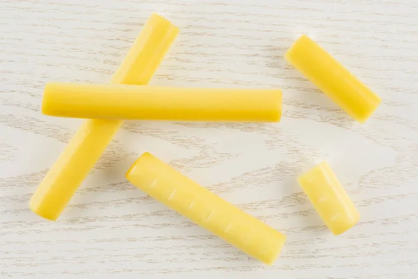 Groep Van Vijf Gerookte Hele Slowaakse Tekenreeks Kaas Stick Flatlay — Stockfoto