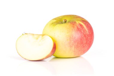 James yas beyaz arka plan üzerinde izole çeşitli taze kırmızı elma bir bütün bir dilim Grup