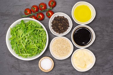 Adım Roka Salatası tarifi adım gri taş