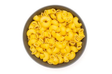 Pişmemiş makarna boru rigate beyaz izole