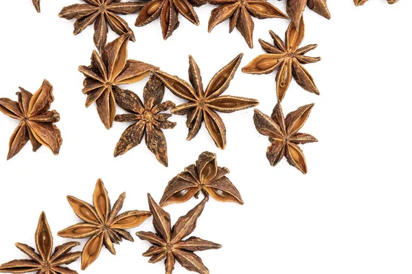 干燥的棕色星形八角果子查出在白色 — 图库照片