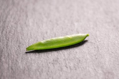 Yeşil şeker ek bezelye gri taş