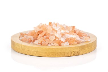 Pembe Himalaya tuz kristallerinin beyaz izole