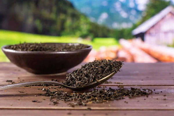 Siyah çay earl Alpler ile gri — Stok fotoğraf