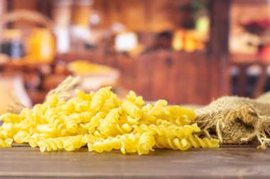 Rustik mutfak ile ham İtalyan torti makarna